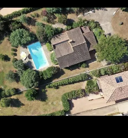 Privée Dans Un Cadre Verdoyant , Piscine Et Grand Jardin * Porto Vecchio