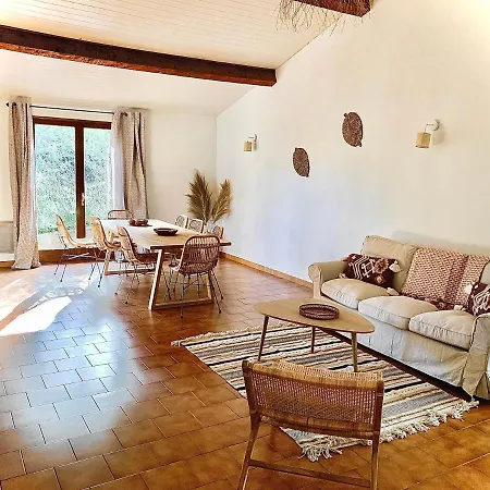 Privée Dans Un Cadre Verdoyant , Piscine Et Grand Jardin Villa