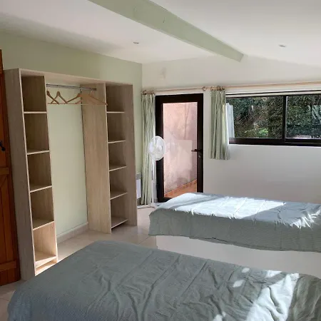 Villa Privee Dans Un Cadre Verdoyant , Piscine Et Grand Jardin *