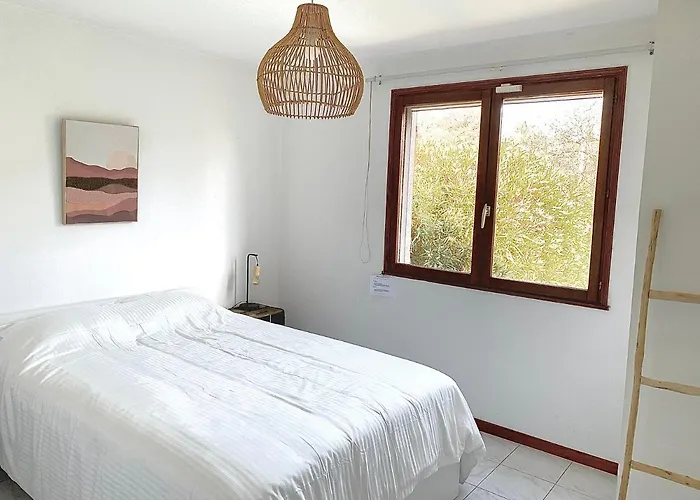 Privée Dans Un Cadre Verdoyant , Piscine Et Grand Jardin Villa *